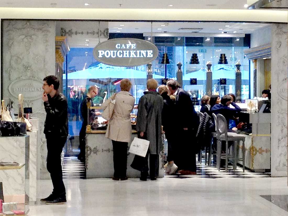 Aménagement d'un café par un architecte spécialiste de l'architecture commerciale à Tours