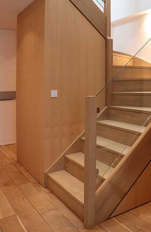 Escalier sur mesure réalisé par un architecte d'intérieur à Tours