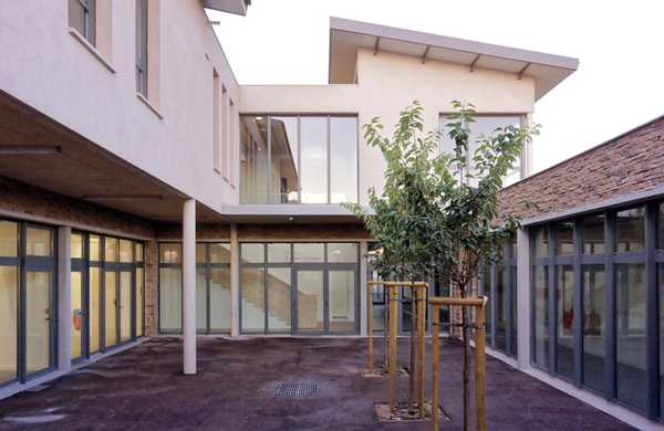 Construction d’une école en structure mixte bois-béton