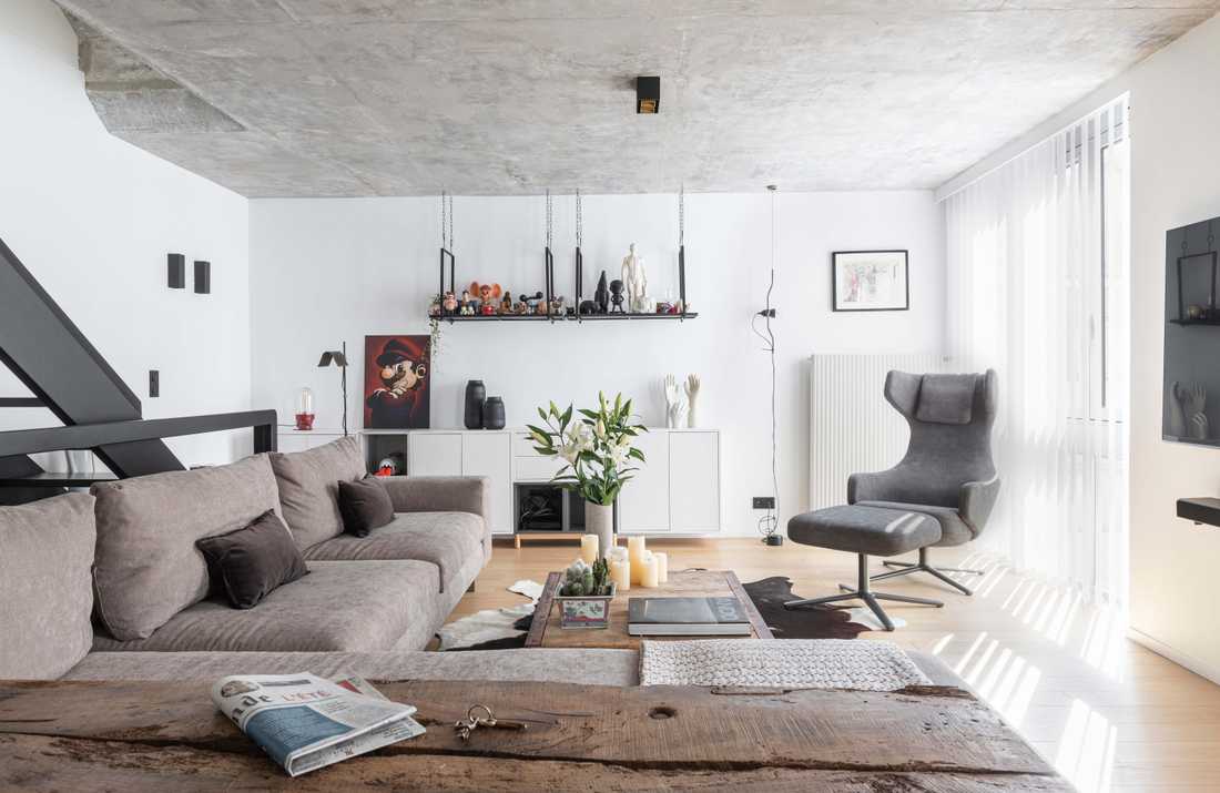 Rénovation d’un triplex à Tours avec terrasse de style brutaliste