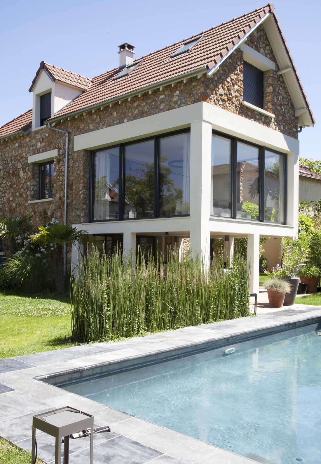 Extension d'une meulière construite par un architecte en Touraine 