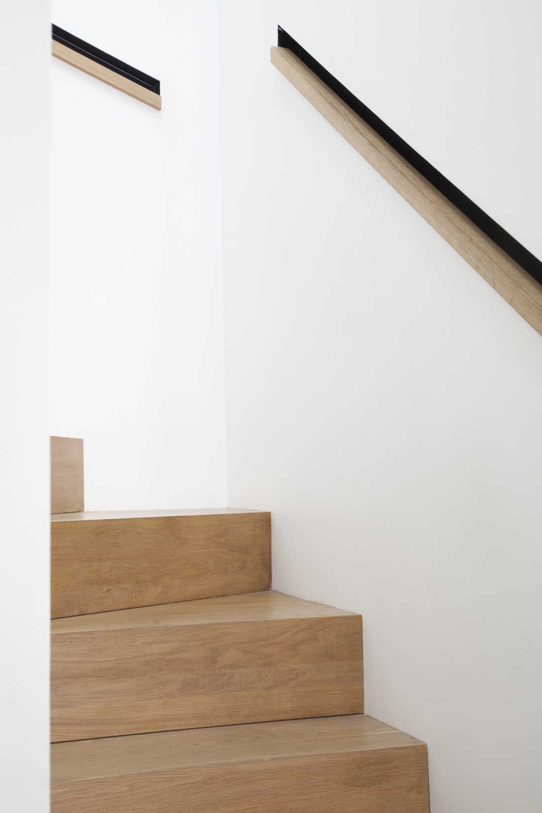 Détail de l'escalier réalisé sur mesure par un architecte à Tours