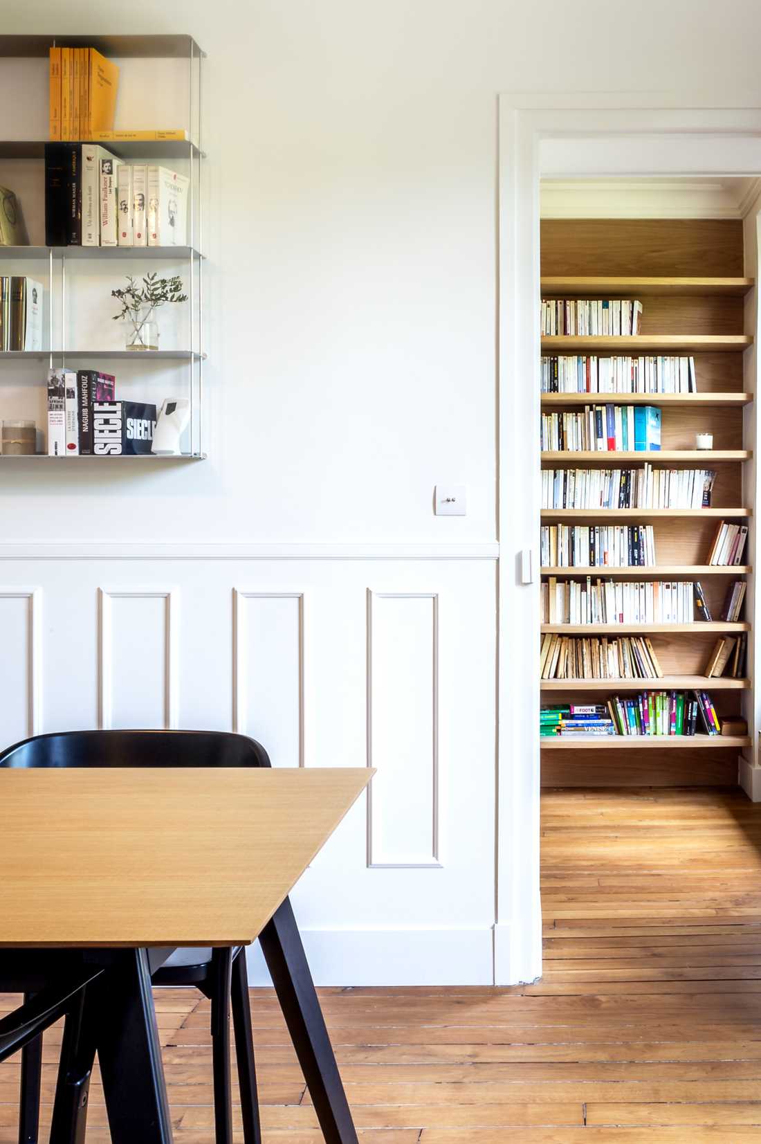 Circulation dans un appartement haussmannien renové par un architecte d'intérieur à Tours