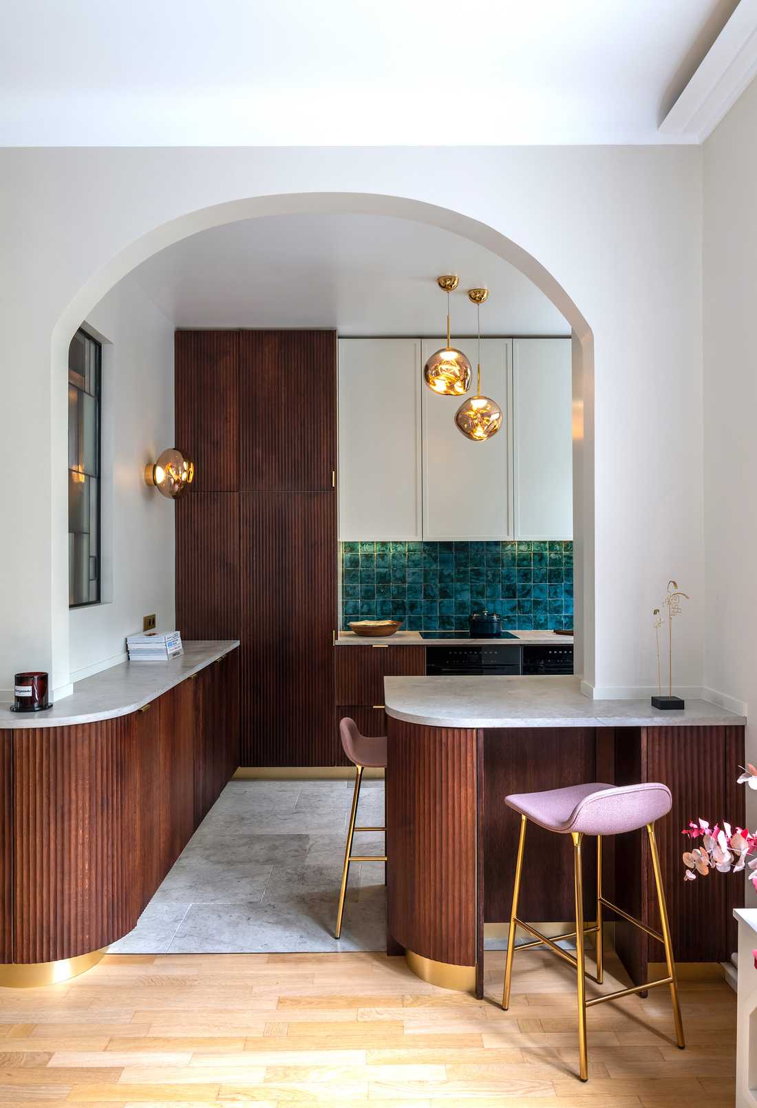 Cuisine semi-ouverte aménagée par un architecte d'intérieur à Tours