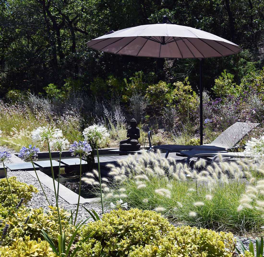 Jardin zen aménagé par un concepteur paysagiste à Tours