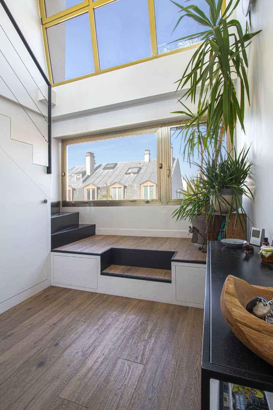 Aménagement duplex immeuble années 70 - escalier vers la pièce à vivre