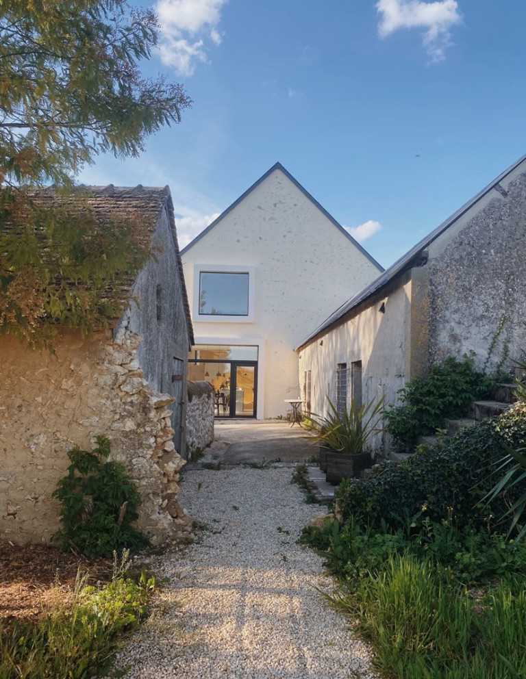 Réhabilitation d'une grange en maison par un architecte en Centre-Val de Loire