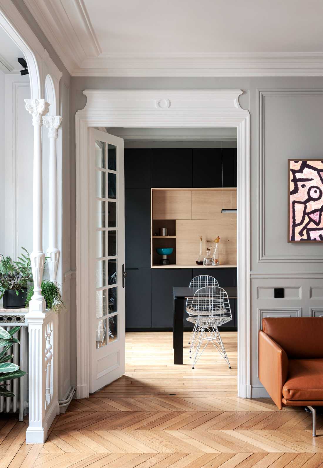 Interior designer transforms dilapidated apartment in Tours