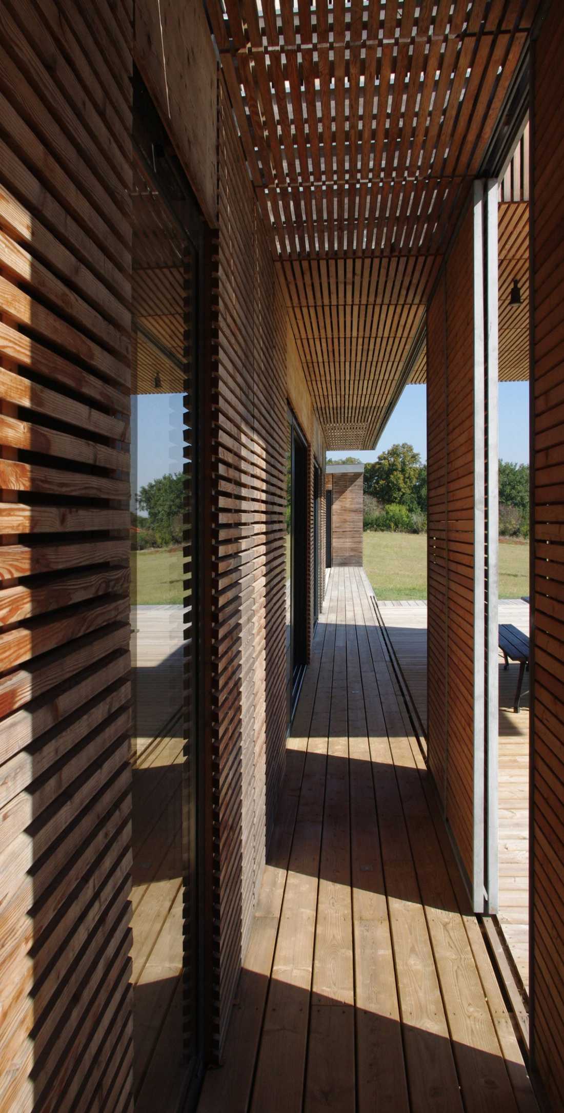 Wood frame extension built by an architect in the Loire valley
