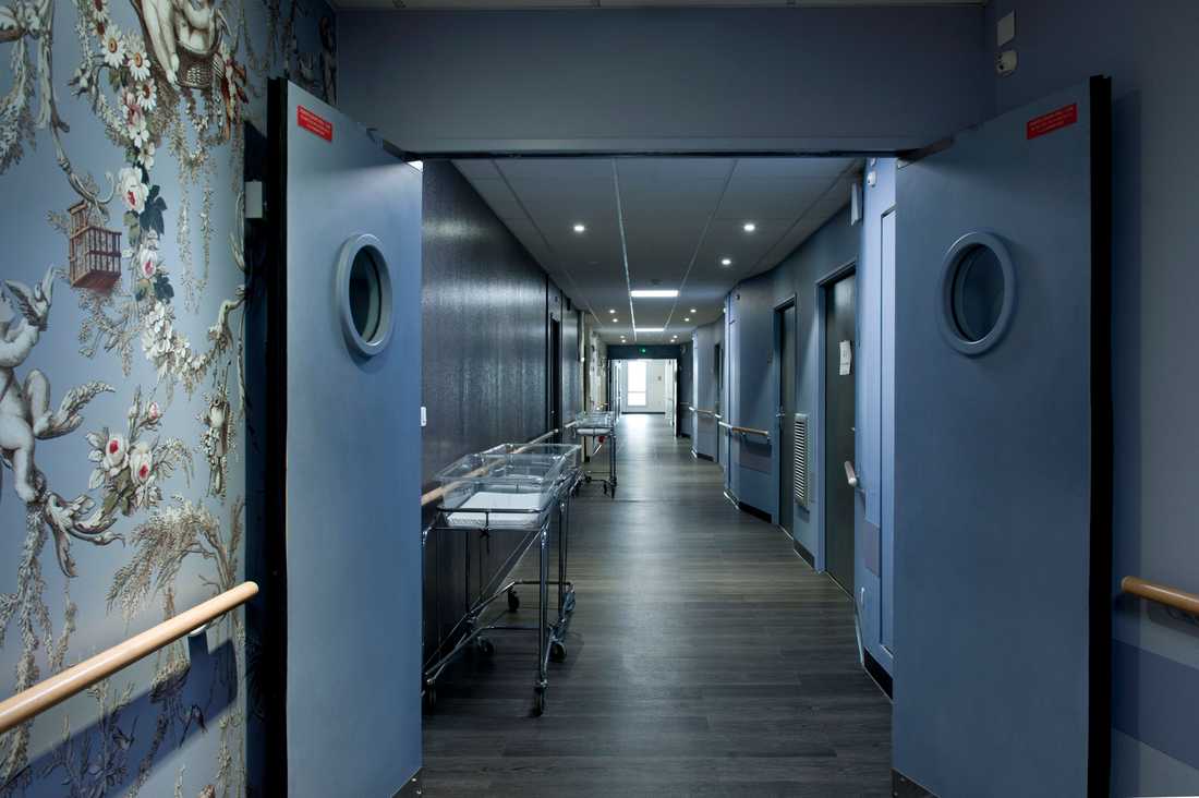 Rénovation des couloirs d'une clinique-maternité à Tours