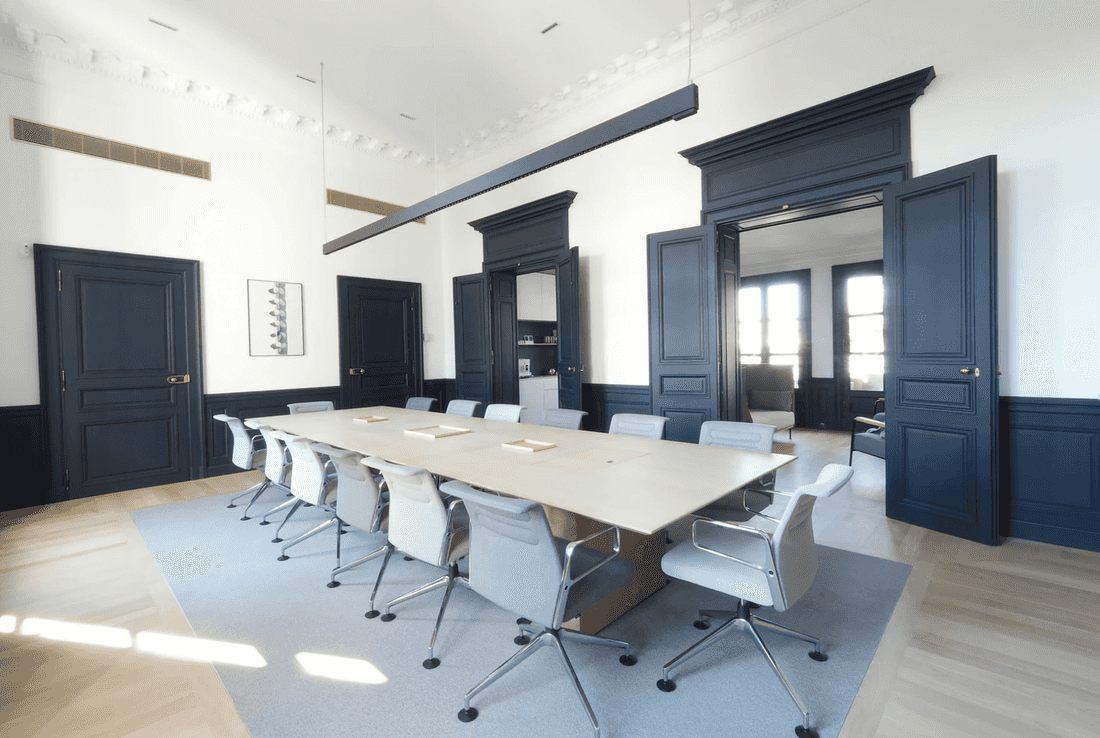 Interior design of a meeting room of a company in Tours