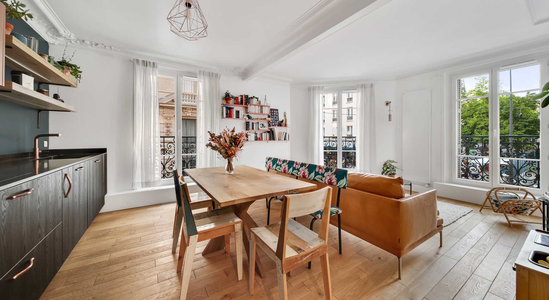 Relooking d'intérieur d'un appartement haussmannien à Tours par un décorateur
