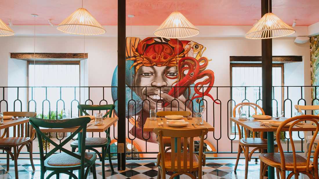 Mezzanine d'un restaurant créée par un architecte d'interieur en Centre-Val de Loire